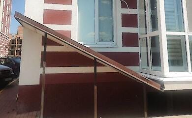 У Гостомелі з вікна другого поверху випав 2-річний хлопчик: дитина в лікарні