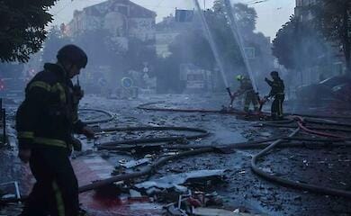 Нічна атака на Київ: адреси пунктів допомоги постраждалим