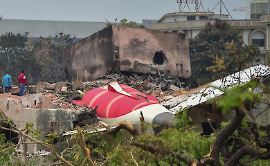 У Boeing, що розбився в Індії, знайшли перемикачі двигуна в дивному положенні