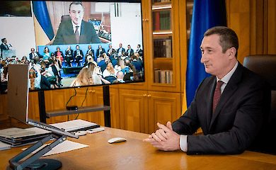 За границей будут строить сети центров единства украинцев: что они будут из себя представлять