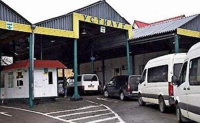 На одному із пропускних пунктів на кордоні з Польщею можуть бути черги: у ГМС назвали причину