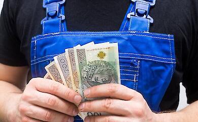 Скільки українців офіційно працевлаштовано у Польщі - дані статистики