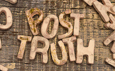 Балкани без журналістики: закриття Al Jazeera і настання епохи постправди