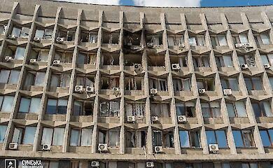 Росіяни завдали удару по будівлі Сумської ОВА