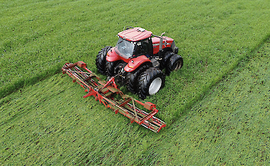 Без спеціальних прав: водіям дозволили керувати сільгосптехнікою під час війни