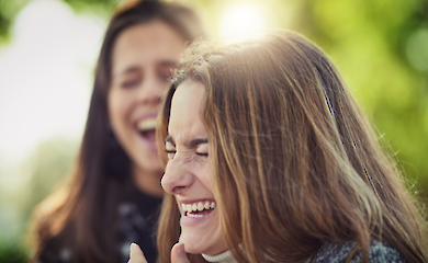 Вчені підтвердили: сміх дійсно може лікувати