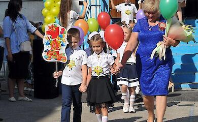 Збори до школи, як новий смартфон: ціни на шкільне приладдя у 2025 році