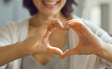 Нове дослідження: вдячність не завжди мотивує допомагати знову