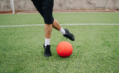 У Київській області футболістка отримала жовту картку просто під час гри за російську мову