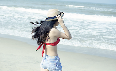 Пляжні хвилі без плойки: 5 способів, які не палять волосся