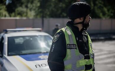 У Вінниці невідомий з пістолетом оголошував хвилину мовчання