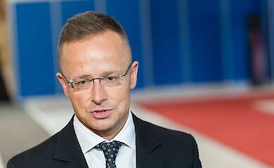 Венгрия снова грозит отрезать Украину от электроэнергии