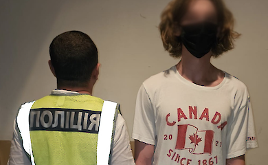 Екстремальний спуск у метро: велосипедиста з &laquo;Арсенальної&raquo; притягнули до адмінвідповідальності