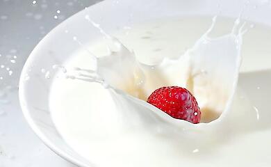 Молоко и кефир теперь будет дешевле