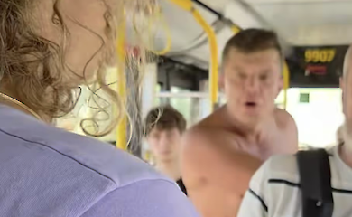 У Варшаві чоловік побив жінку, яка заступилася за українку в автобусі