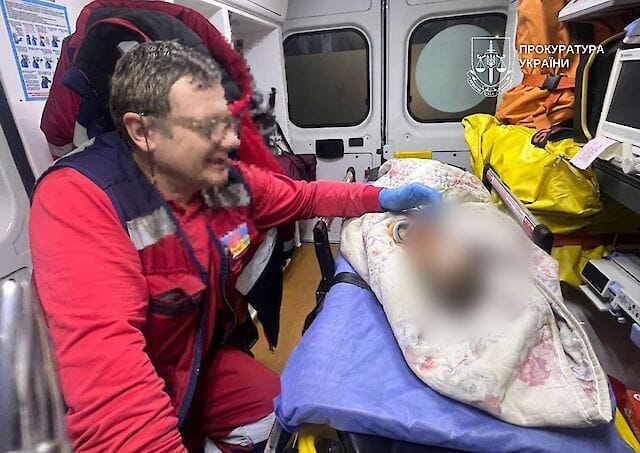 Немовля провело п'ять днів на самоті: у Києві мати-підліток залишила семимісячного сина без їжі та води