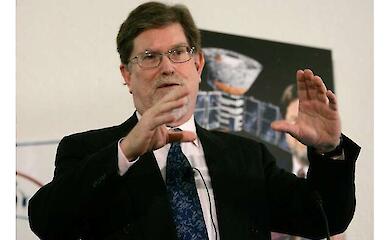 Помер астрофізик Джордж Смут - один із учених, які довели походження Всесвіту