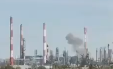 Украинские дроны поразили очередной НПЗ в России, на расстоянии 1400 км от границы