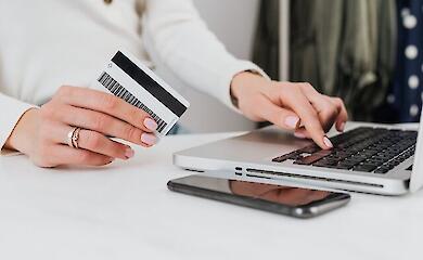 Співробітниця кількох банків у Києві відпрацювала шахрайську схему і збагатилася на 500 тисяч  