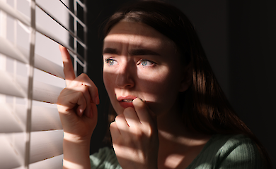 Психоз починається зі шкіри? Вчені знайшли тривожний взаємозв'язок