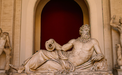 Ванна с маслом, сыр и хирургия без наркоза: как лечили интимные болезни в древности