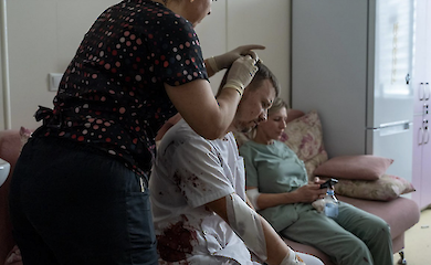 Медики, які постраждали від обстрілів, не можуть отримати виплати: у чому проблема