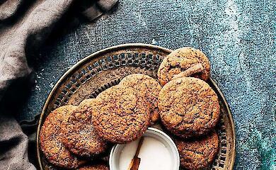 Учені: жири в їжі впливають на біоритми сильніше, ніж зміна дня і ночі