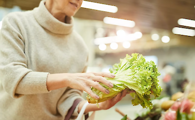 Из-за войны украинцы стали чаще экономить на питании - исследование 