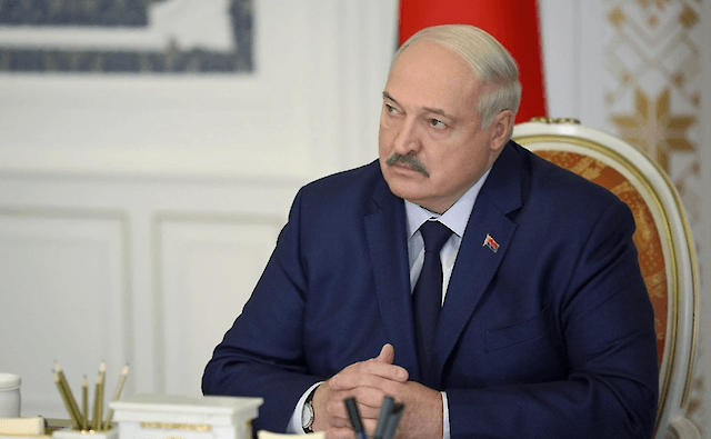 Лукашенко заявив, що може "бахнути" по Європі "Ліщиком"