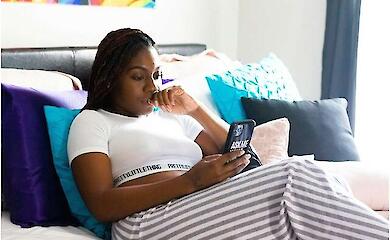 Можно ли листать ленту перед сном? Новое исследование говорит &mdash; да, если вы взрослый