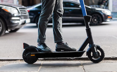 Париж, Мадрид і Прага ввели повну заборону на використання сервісів оренди електросамокатів