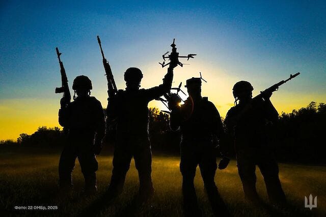 Скільки українців щомісяця вступає в армію, розповів Зеленський