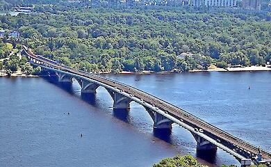 У вихідні в столиці частково перекриють Міст Метро