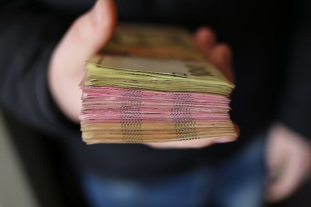 "Зимова підтримка" в розмірі 6500 грн: кому належать і на що можна використати