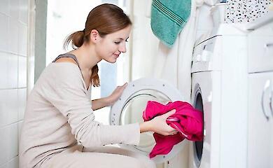 Як вивести плями з одягу