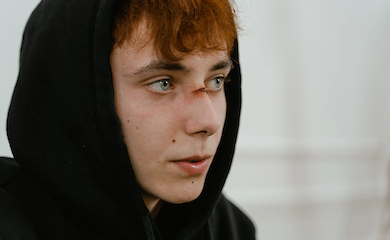 Чому сцени насильства в кіно відчуваються фізично: нове дослідження мозку