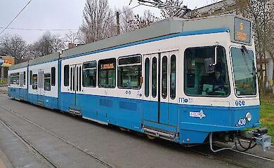 Який вигляд має трамвай зі Швейцарії, який почав їздити у Вінниці