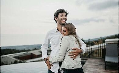 Щасливі пари рідше товстіють? Вчені знайшли зв'язок між шлюбом та ожирінням