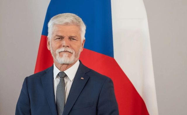 НАТО заявило про готовність перехоплювати російські безпілотники - президент Чехії