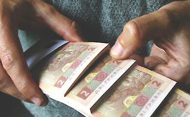 В Киеве 80-летняя женщина мошенникам отдала 362 тыс. грн за «лечение сына»