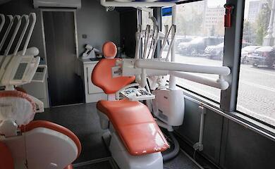 Благодійний фонд збирає кошти на мобільну стоматологію для постраждалих від війни