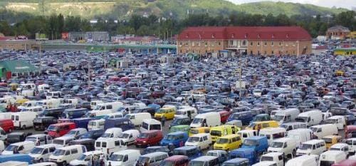 Удвічі зріс попит на вживані автомобілі зі США і майже вп'ятеро - з Китаю