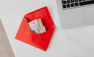 Для підприємців-фізосіб введуть обов'язковий ПДВ, як різке підвищення податків позначиться на українцях