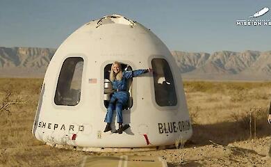 Blue Origin відправила в космос першого пасажира з інвалідністю