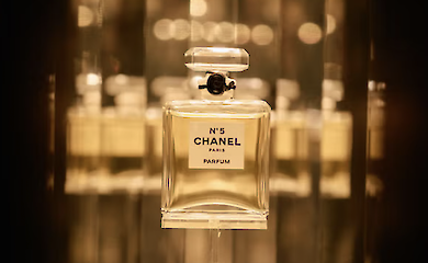 8 несподіваних фактів про Chanel No. 5, які розкривають таємницю легендарного аромату