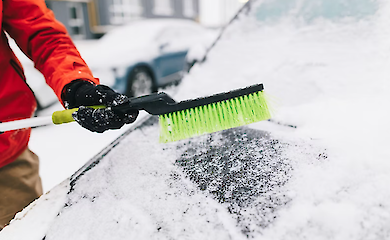 Як швидко прибрати лід із лобового скла: порада екс-інженера NASA