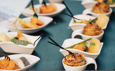 П'ять ідей закусок з ананасом для новорічного столу