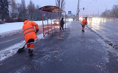 Через погоду в столиці спостерігається сильне обмерзання, громадян закликають до обережності