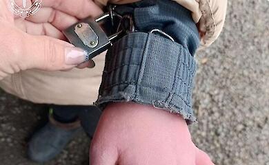 Шокуюча історія: мати-вихователька дитбудинку знущалася над дівчинкою із синдромом Дауна. Каже, "щоб не втекла"