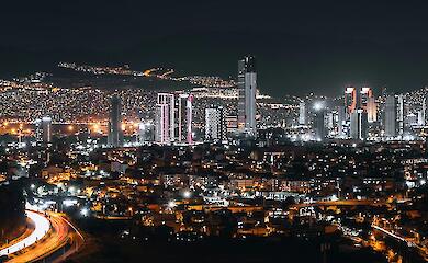 Українців закликають негайно покинути Іран, де наростають протести проти режиму